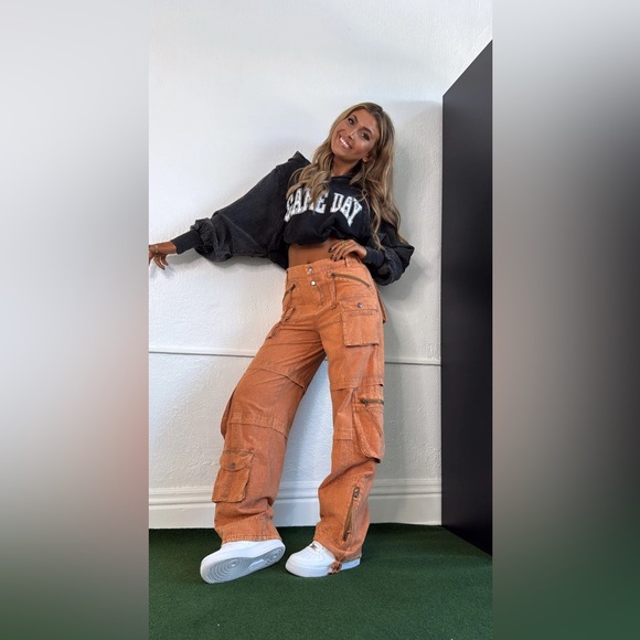 Oli & Hali  Mineral Washed Cargo Pants in Camel, XL - Picture 2 of 10